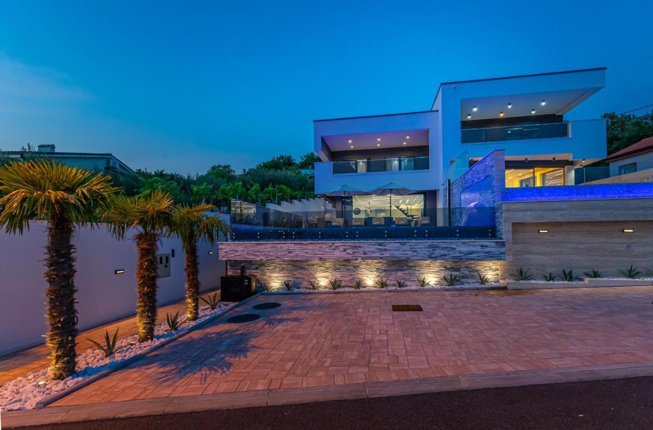 Luxury Villa Lorena With Heated Pool, Jacuzzi,Sauna And Seaview Crikvenica Exterior photo